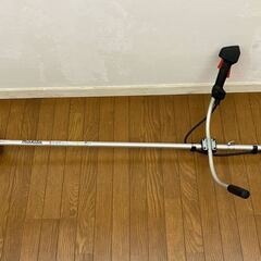 マキタ　18V 充電式草刈機 MUR190SDZ　MUR190UDZと性能ほぼ同等品　純正充電器、バッテリー×２個付き