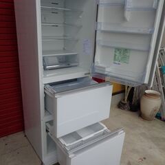 ヤマダセレクト　ガラストップ　ホワイト　358L 3ドア 冷凍冷蔵庫 REFAGE　YRZ-F36K　2022年製