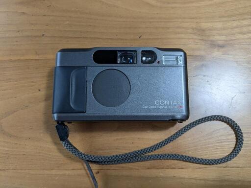 コンタックスCONTAX T2 コンパクトフィルムカメラ　カバー付き