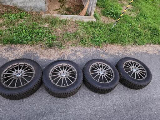 235/60R18スタッドレス