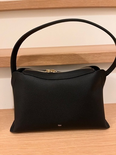【極美品】TOV トーヴ　ハンドバッグ　黒色　シボレザー