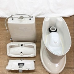トイレ 便座 タンクセット  床排水タイプで取り付けブラケットも揃っています。