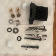 トイレ 便座 タンクセット  床排水タイプで取り付けブラケットも揃っています。