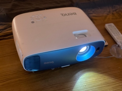 BenQ DLP 4K(UHD) プロジェクターTK800