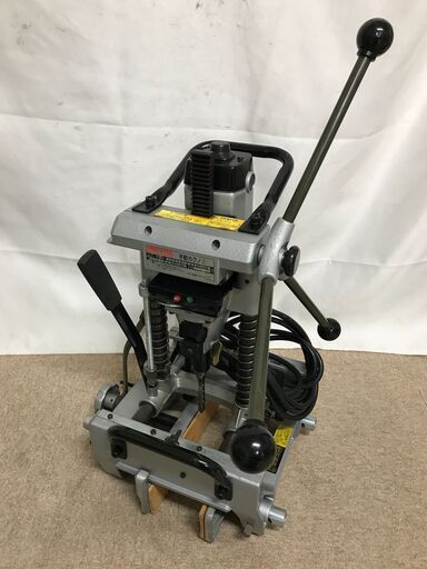 【北見市発】マキタ makita 電動カクノミ 7304 シルバー 電動工具 DIY 木工 (D6082kkmsY)