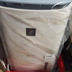 　SHARP 衣類乾燥除湿器CV-H71一W　2019年製