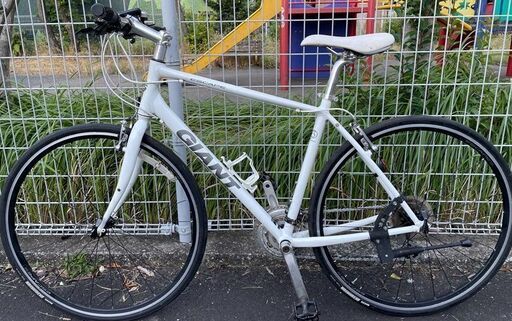 GIANT  ESCAPE　R3-エスケープクロスバイク白