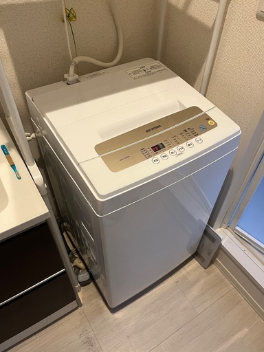 アイリスオーヤマ　5KG 全自動洗濯機 IAW-T502ENシルバー