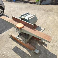 木の表面を削るやつ