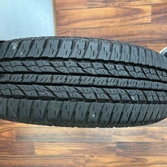 215/70 R16 中古タイヤ‼︎‼︎溝あります‼︎
