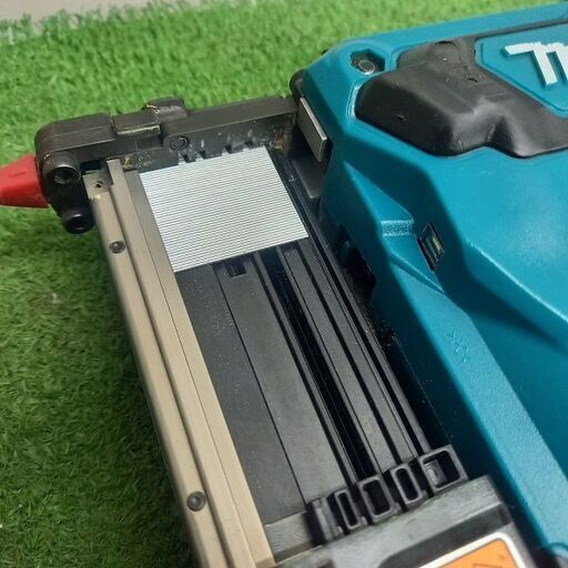 makita マキタ PT353DZ 充電式ピンタッカ 18V【野田愛宕店】【店頭取引限定】【中古】管理番号：ITXW4KZT6O00 makita マキタ PT353DZ 充電式ピンタッカ 18V【野田愛宕店】【店頭取引