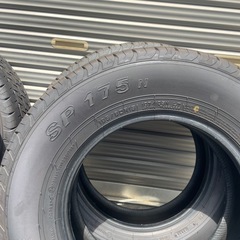 中古タイヤ出ました！極上ハイエースや、キャラバンなどにダンロップSP-175！商用車タイヤ195/80R15