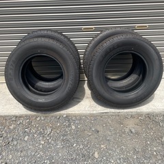中古タイヤ出ました！極上ハイエースや、キャラバンなどにダンロップSP-175！商用車タイヤ195/80R15