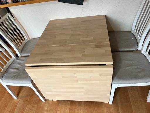 IKEA　木製折りたたみダイニングテーブル　椅子4脚付き