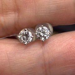 Pt900 pt950 ダイヤ 1P ピアス 0.9g