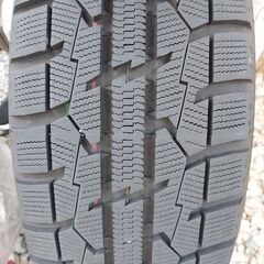 2023年製スタッドレスタイヤとホイールのセット 195/65R15