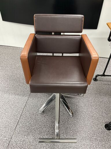 スタイリングチェア　茶色　美容室【美品】