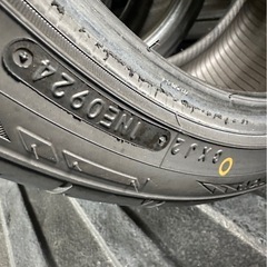 225 40 
19 ほぼ新品