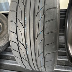 225 40 
19 ほぼ新品