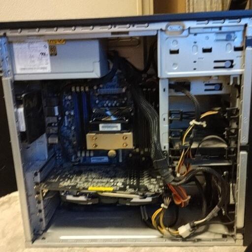 お取引中)爆速ゲーミングPC Intel Core-i7 RX580(8G) メモリ8G SSD240G 