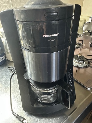 豆から惹けるコーヒーメーカーとテレビ(約30インチ)