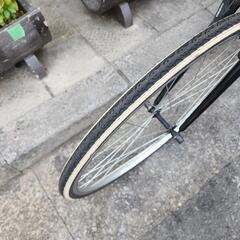 クロスバイク　美品 ７００ｘ２８ｃ　６変速　黒　配達可能