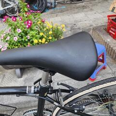 クロスバイク　美品 ７００ｘ２８ｃ　６変速　黒　配達可能