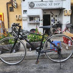 クロスバイク　美品 ７００ｘ２８ｃ　６変速　黒　配達可能