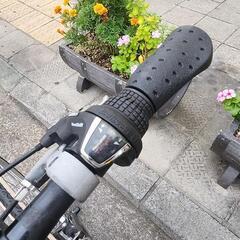 クロスバイク　美品 ７００ｘ２８ｃ　６変速　黒　配達可能