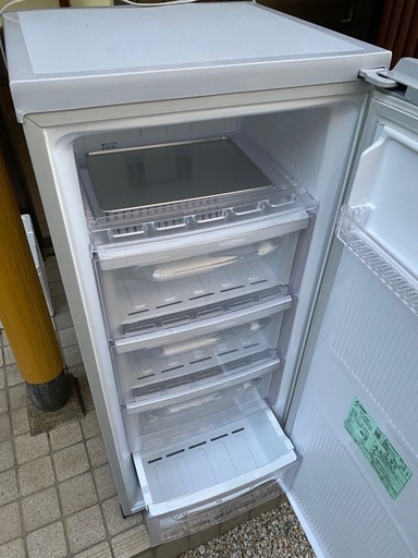 冷凍庫　121L 2019年