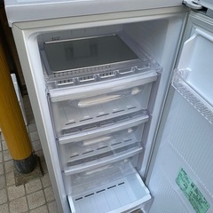 冷凍庫 121L 2019年