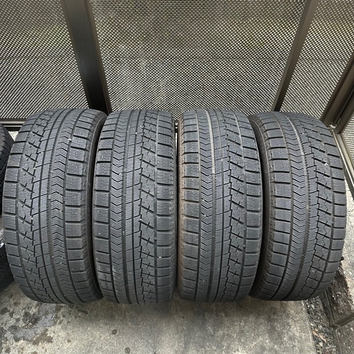 225/55R17 BRIDGESTONE BLIZZAKVRX 2018年製造