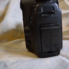 キャノン CANON EOS 5D　＋バッテリー　＋充電器