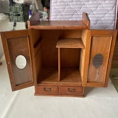 小型収納箪笥 観音扉 箪笥 小引き出し付き 小物収納 飾り棚 小ぶり箪笥 ガラス窓 ガラスつまみ 中古品  