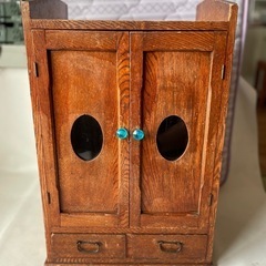 小型収納箪笥 観音扉 箪笥 小引き出し付き 小物収納 飾り棚 小ぶり箪笥 ガラス窓 ガラスつまみ 中古品  