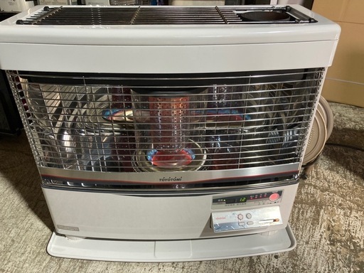 美品　19年製　トヨトミ　煙突石油ストーブ　清掃済み