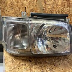 トヨタ200系ハイエース1型2型純正ヘッドライト左右セット黄ばみ無しレンズコーティング済みワイドもナローも