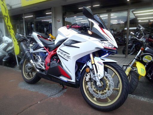 NO.5192　ホンダ　ＣＢＲ２５０ＲＲ　水冷４サイクル２気筒　ＡＢＳ　ＥＴＣ付き　トリックスターマフラー　ＯＶＥＲバックステップ