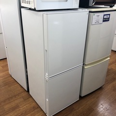安心の1年保証付！！【ニトリ　2ドア冷蔵庫　NTR-106WH Nグラシア　2021年製　106L 33L パッキン部分に破れ箇所あり】売ります！取りに来れる方限定！ 安心の1年保証付！！【ニトリ 2ドア冷蔵庫 NTR-106WH Nグラシア