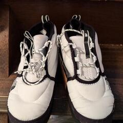 ノースフェイス白ブーツ