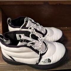 ノースフェイス白ブーツ