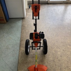 タイヤ付きエンジン式草刈機【10989346】