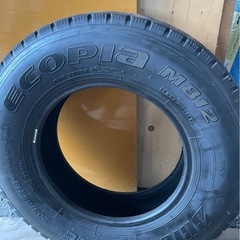 早い者勝ち！値下げ！車タイヤ　205/85R16 ブリヂストンエコピア　