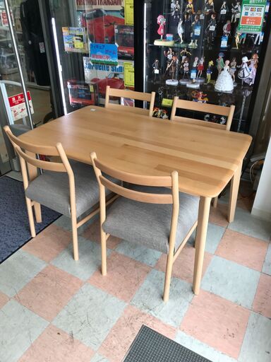 ダイニングテーブルセット4人用 ニトリ 木製 ナチュラル W(幅)135.0×D(奥行き)80.0×H(高さ)70.0cm ※クリーニング済み