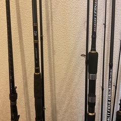 釣竿　ロッド７本　ダイワ　アブガルシア等々　餌撒き２本