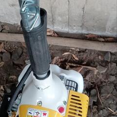未使用の草刈機