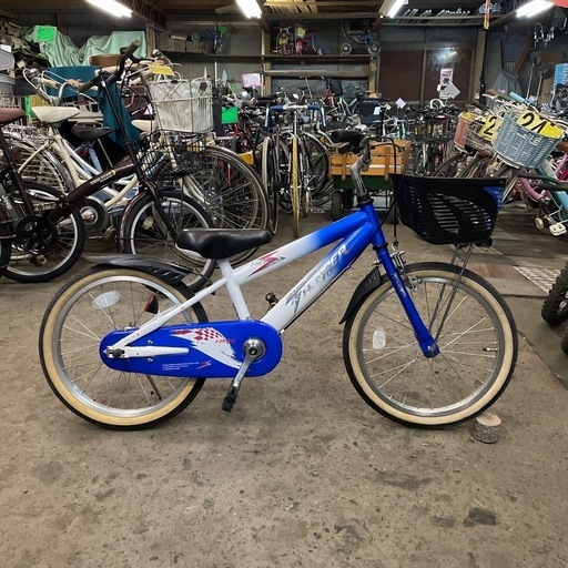 【4664】幼児車　18インチ　6,100円（防犯・税込）