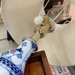 ヤマギワ ブルーフルーテッド 卓上ランプ  