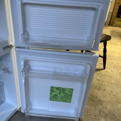 ♦comfee ノンフロン冷凍冷蔵庫【2023年製】RCT90WH コンフィー ノンフロン冷凍冷蔵庫 RCT90WH/E 2023年製 90L 2ドア 右