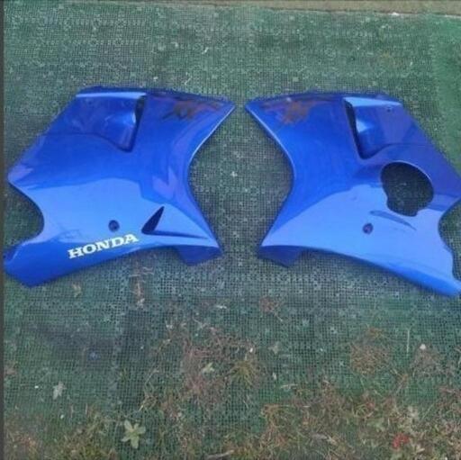 HONDA CBR1100XX スーパーブラックバードサイドカウル左右セット（純正）（傷、汚れ有り） 左右セット（SC35）　（64410-MATB-0000）
